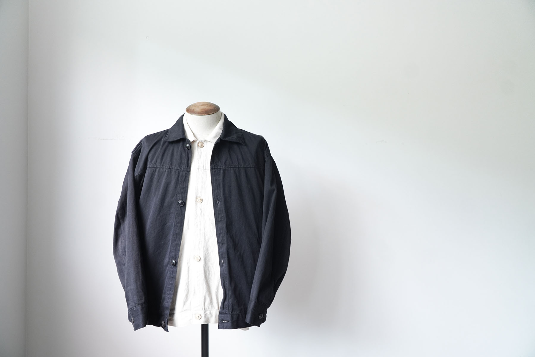 NATURAL TWILL SHORT JACKET [alvana] top