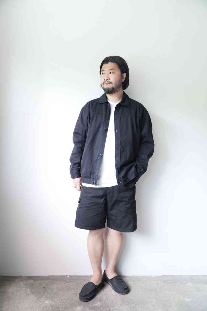 NATURAL TWILL SHORT JACKET [alvana] styling image with shorts