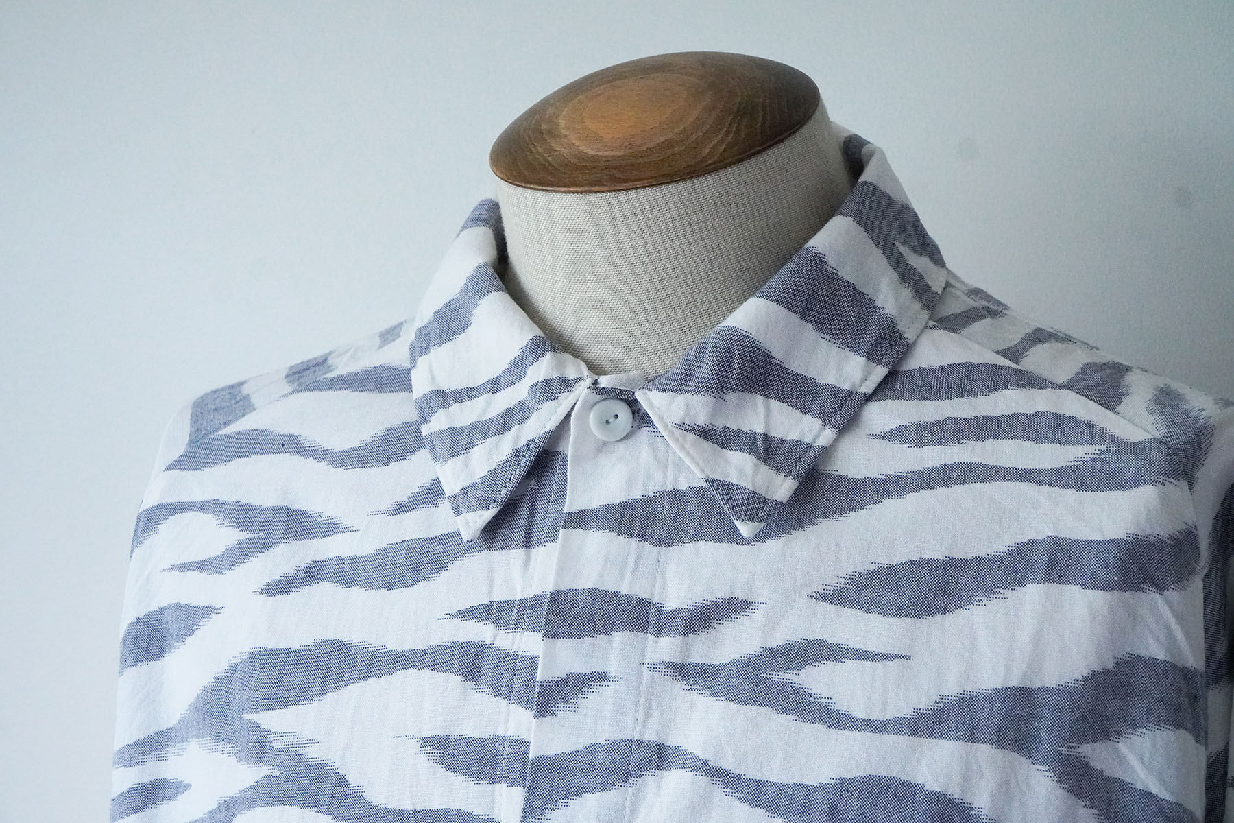 zebra pattern -sports jacket type shirts-[sowbow] top button