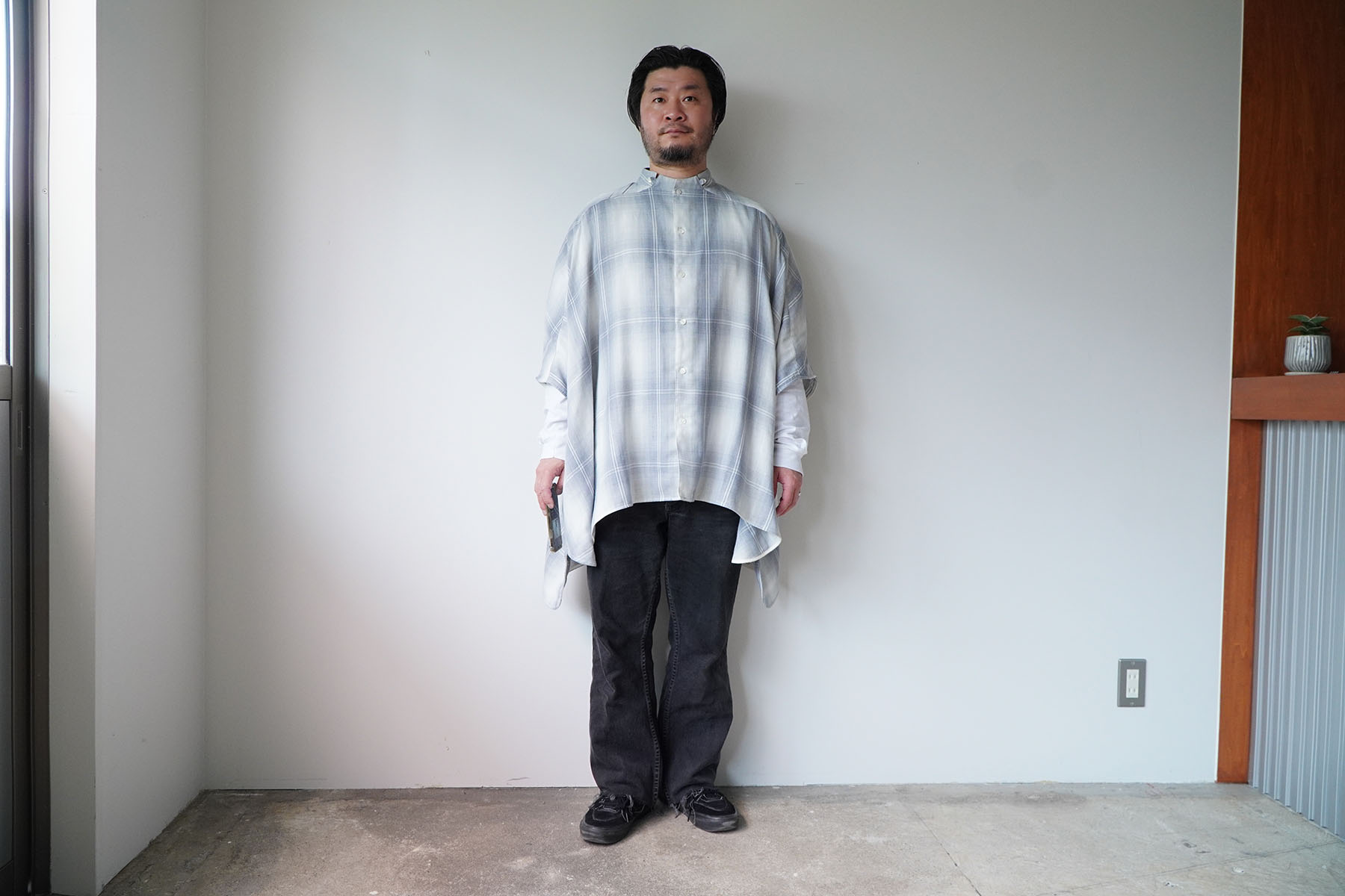 STAND COLLAR PONCHO SHIRTS - Triple gauze glittery check - coordination image button close