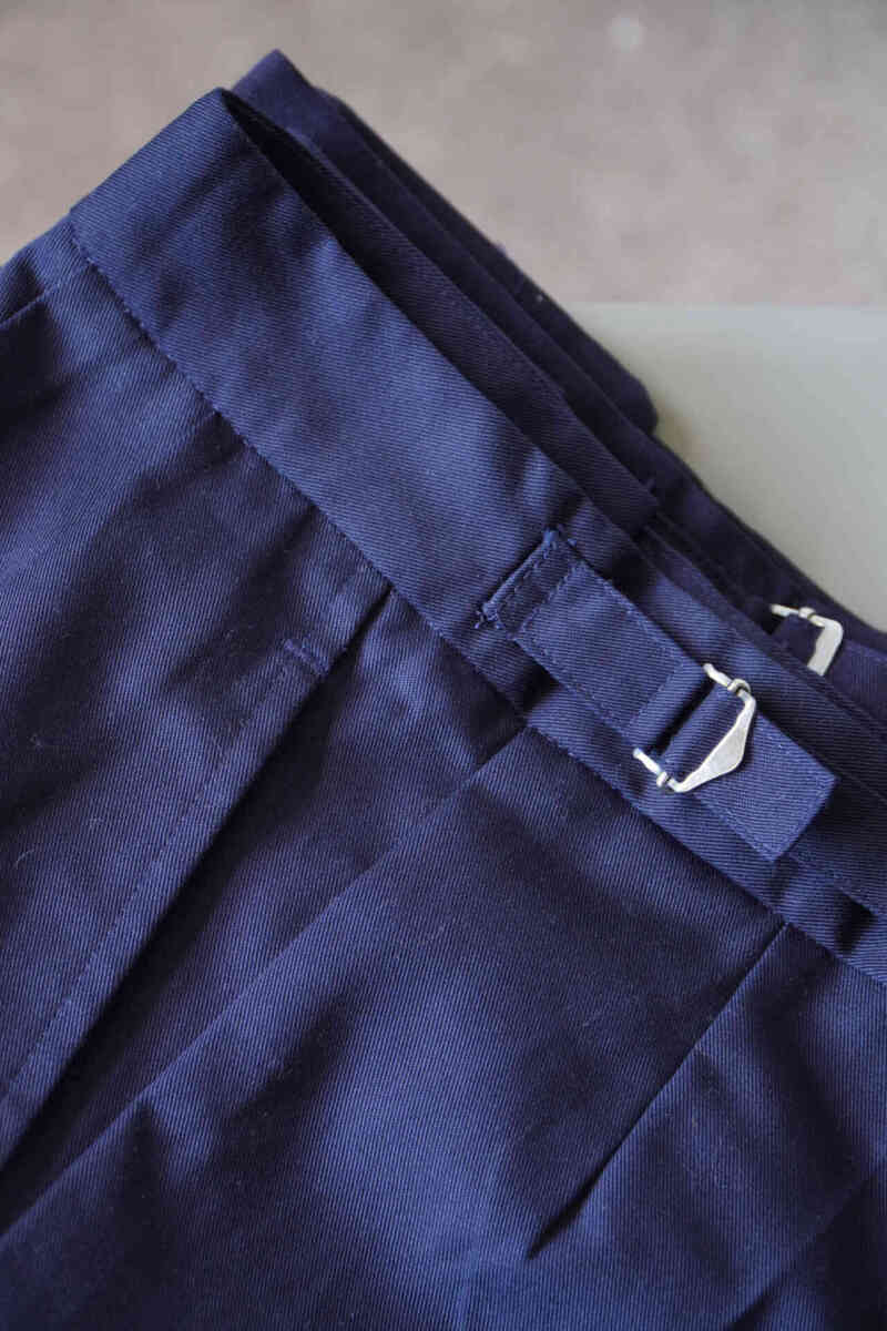 00s deadstock ROYAL NAVY "two tuck shorts"：waist detail