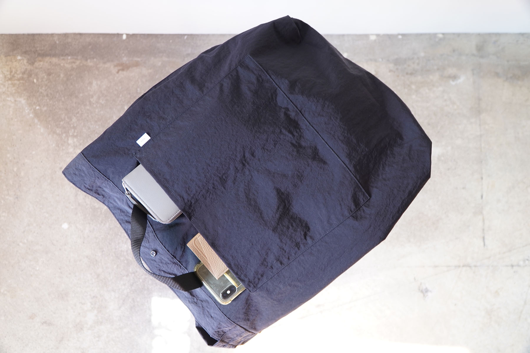 "PIPE BAG" SHRINK series [era goods] pocket