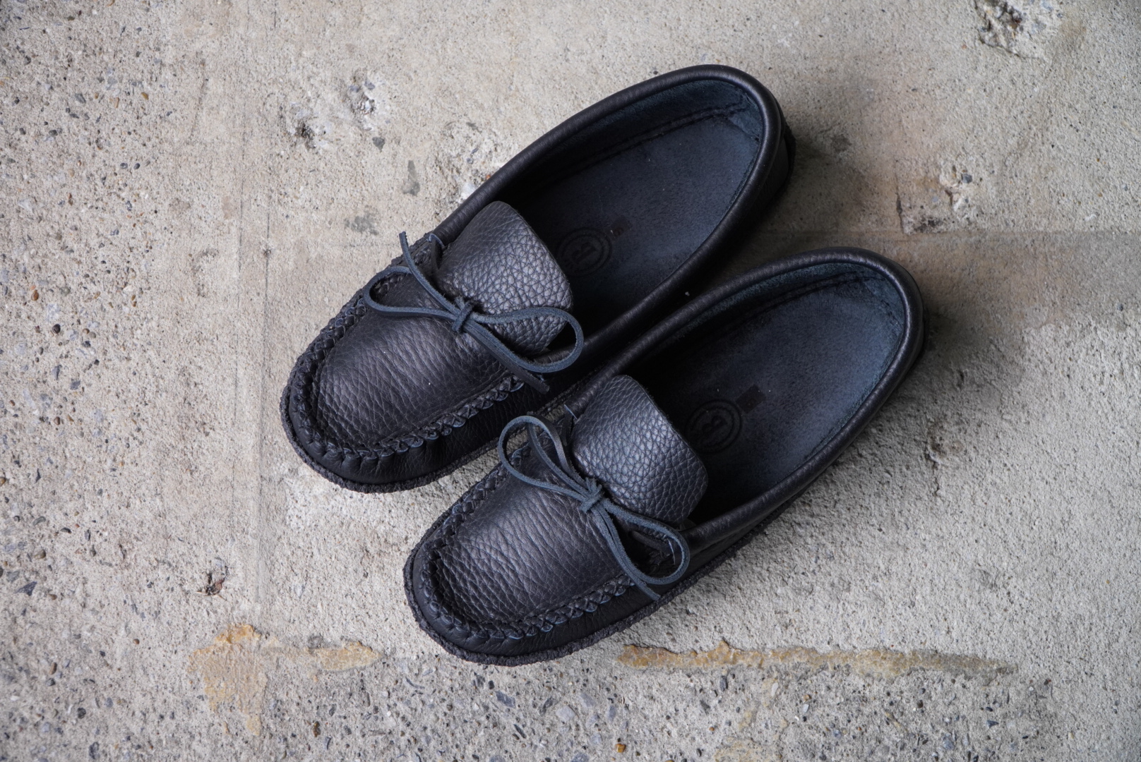 "hand sawn moccasin" [ BASTIEN industries ] black