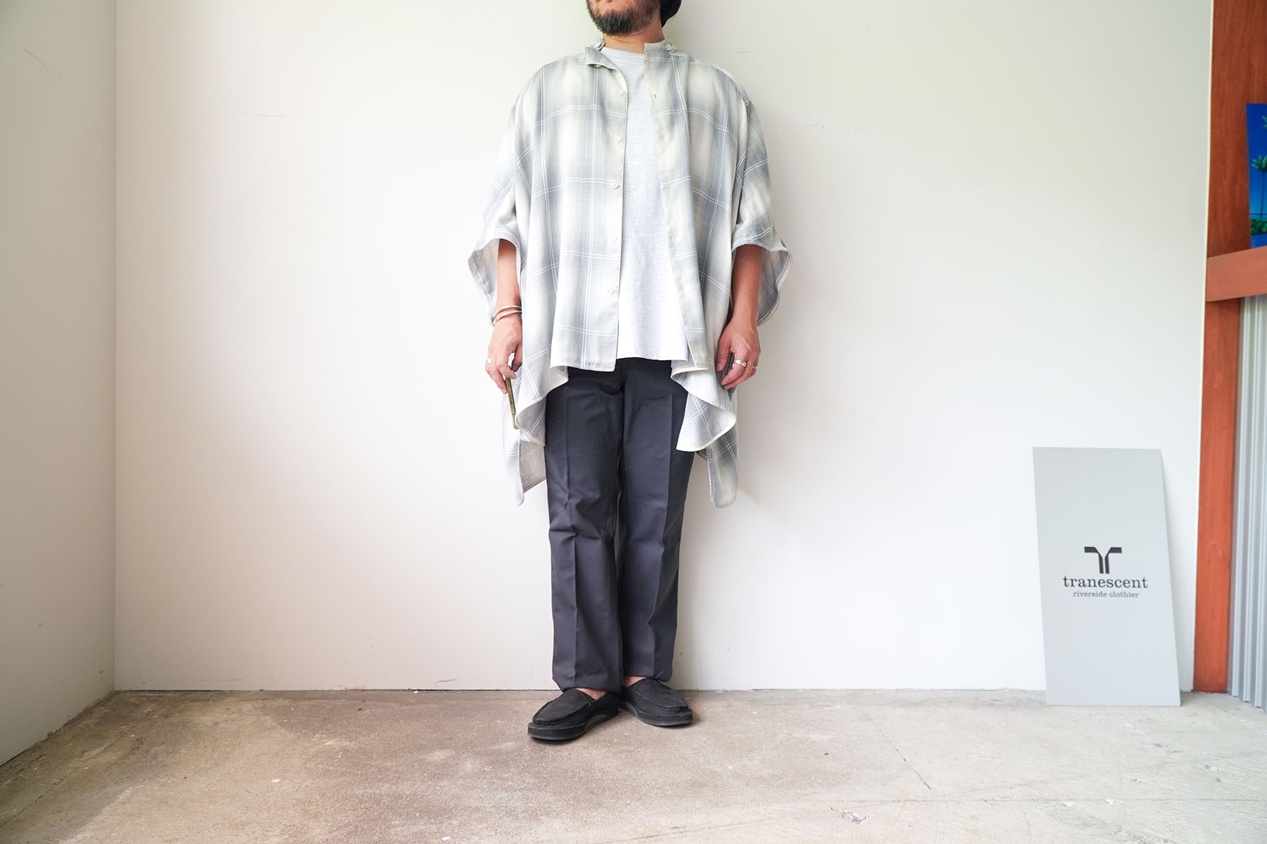 Ombre Plaid Poncho Shirts [SEVEN BY SEVEN] wearing image