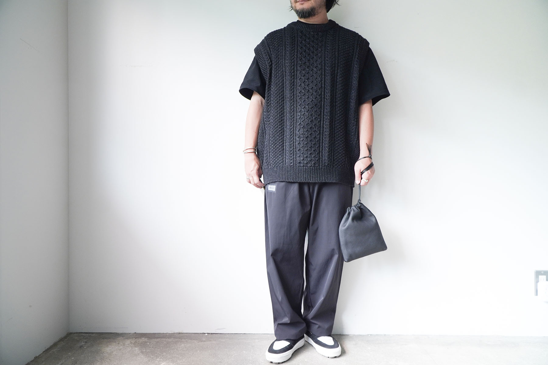 HARVEST BAG "EO SHRINK"  [era goods] wearing image