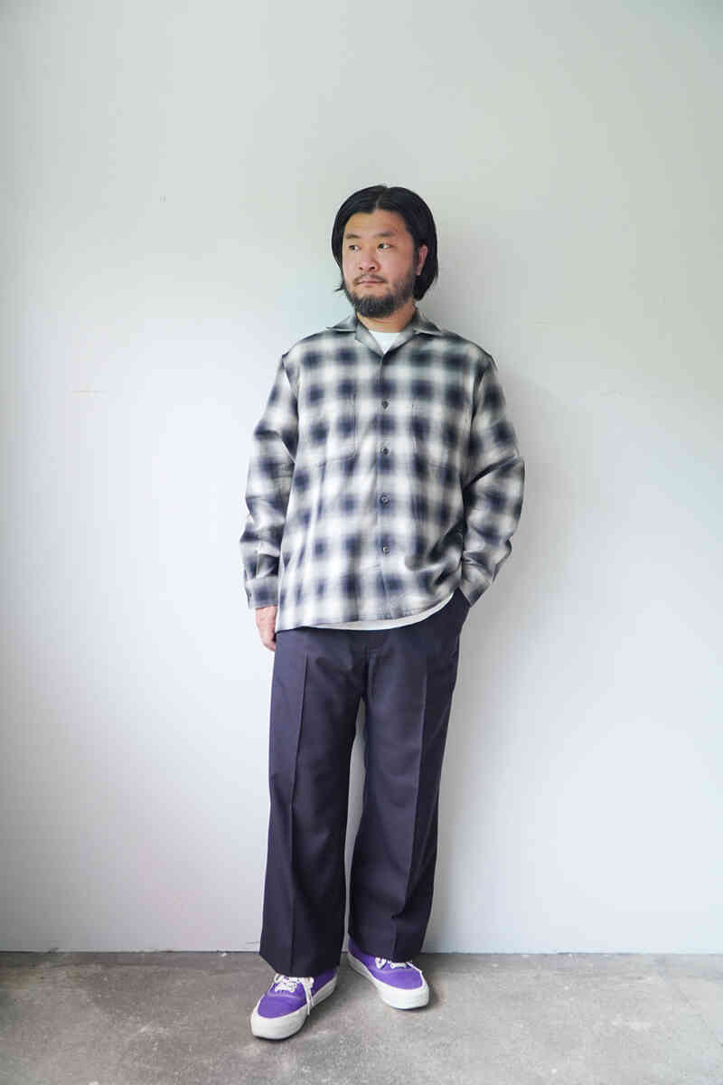 "yak / cotton" Ombre Plaid Open Collar Shirts [SEVEN BY SEVEN] styling image with trousers