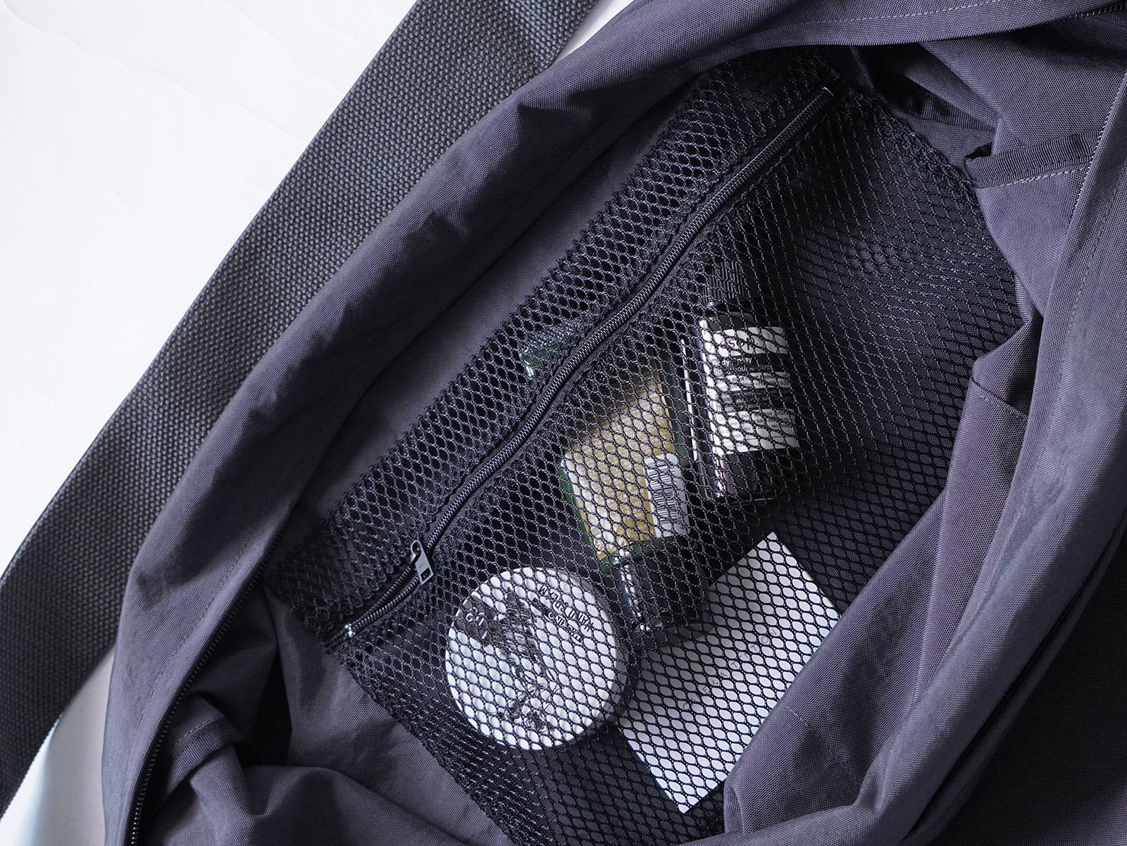 "STOMACH BAG"  [era goods TAS series] back inside pocket