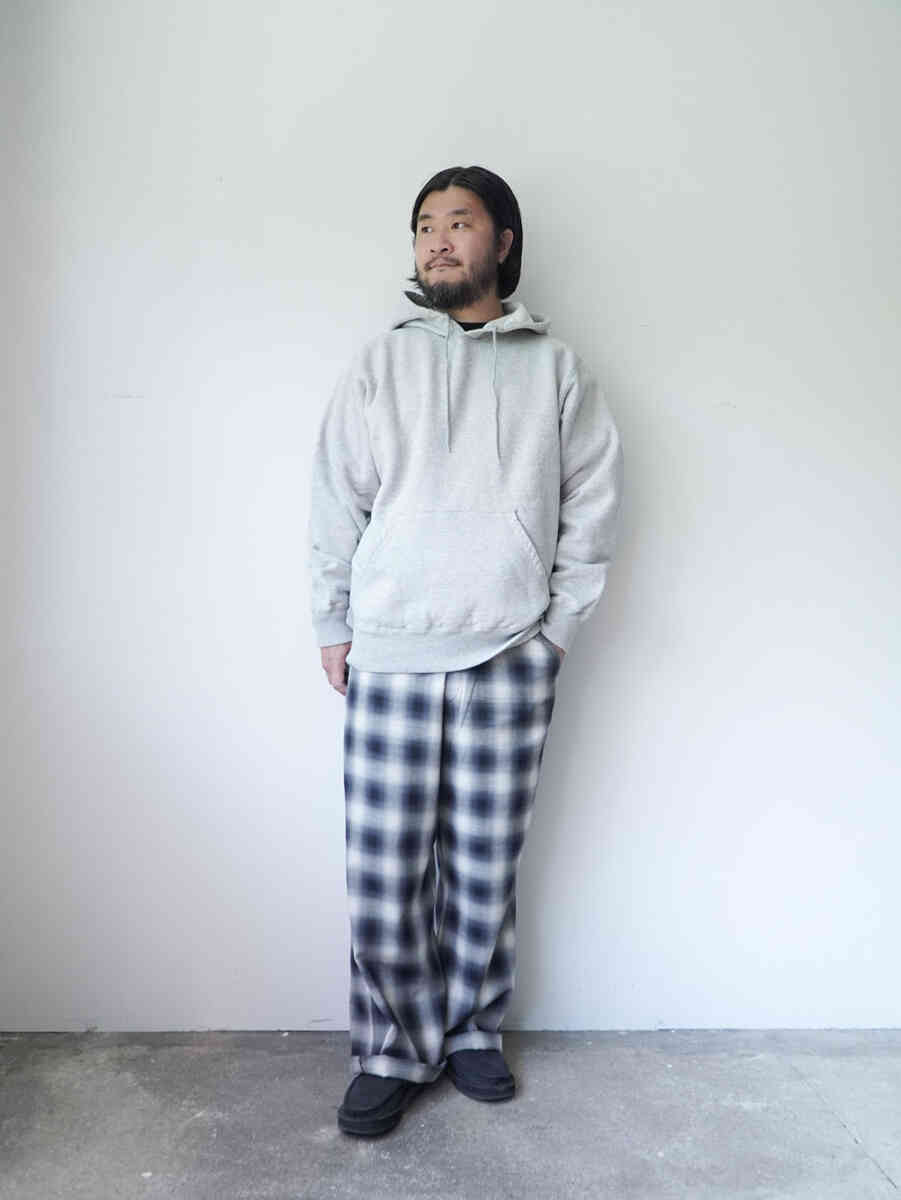 PLAID "OMBRE EASY TROUSERS [SEVEN BY SEVEN] styling image with hoody