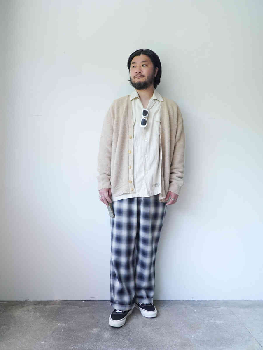 PLAID "OMBRE EASY TROUSERS [SEVEN BY SEVEN] styling with cardigan