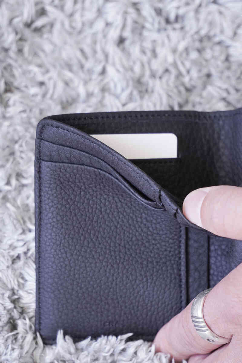 "BIFOLD WALLET" EO SHRINK [era goods] inside pocket