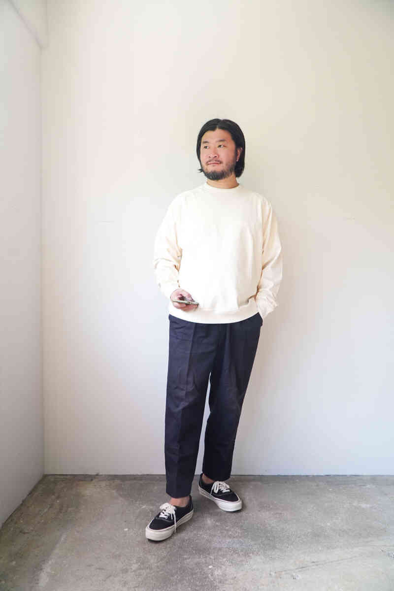 ACS-C009 "FADE raglan sweat tee" [alvana] styling image with vans