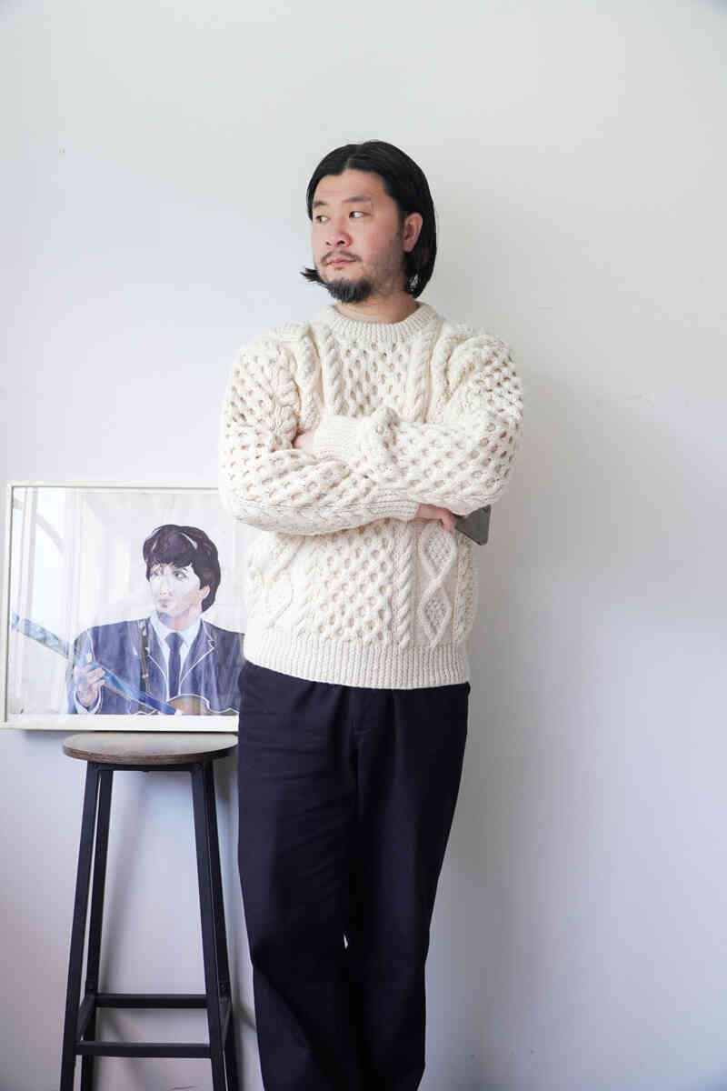 McQueen sweater [STRATHTAY by INVERALLAN ] wearing image