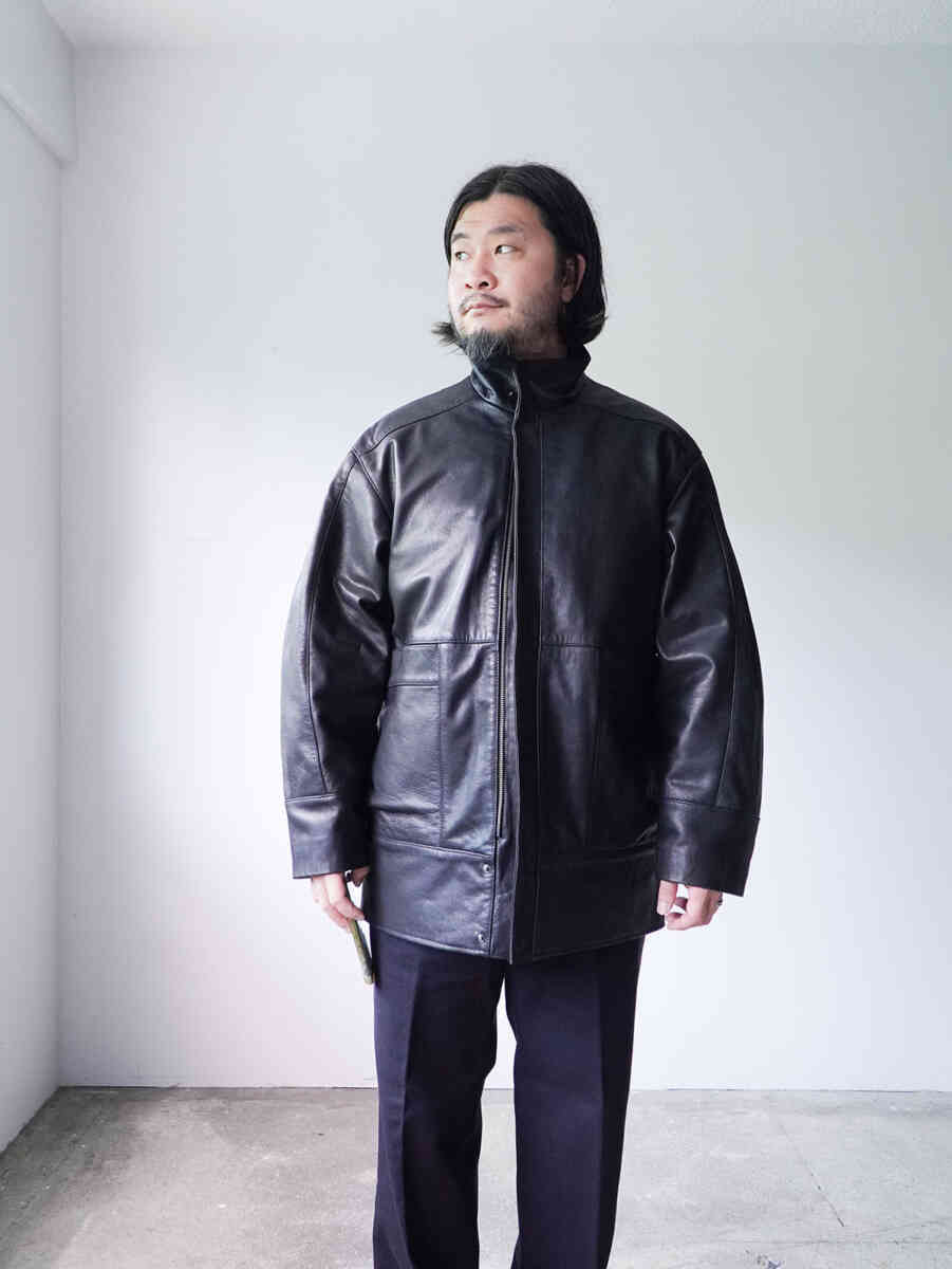 Goat leather "Stand up collar leather car coat" [SEVEN BY SEVEN] wearing image