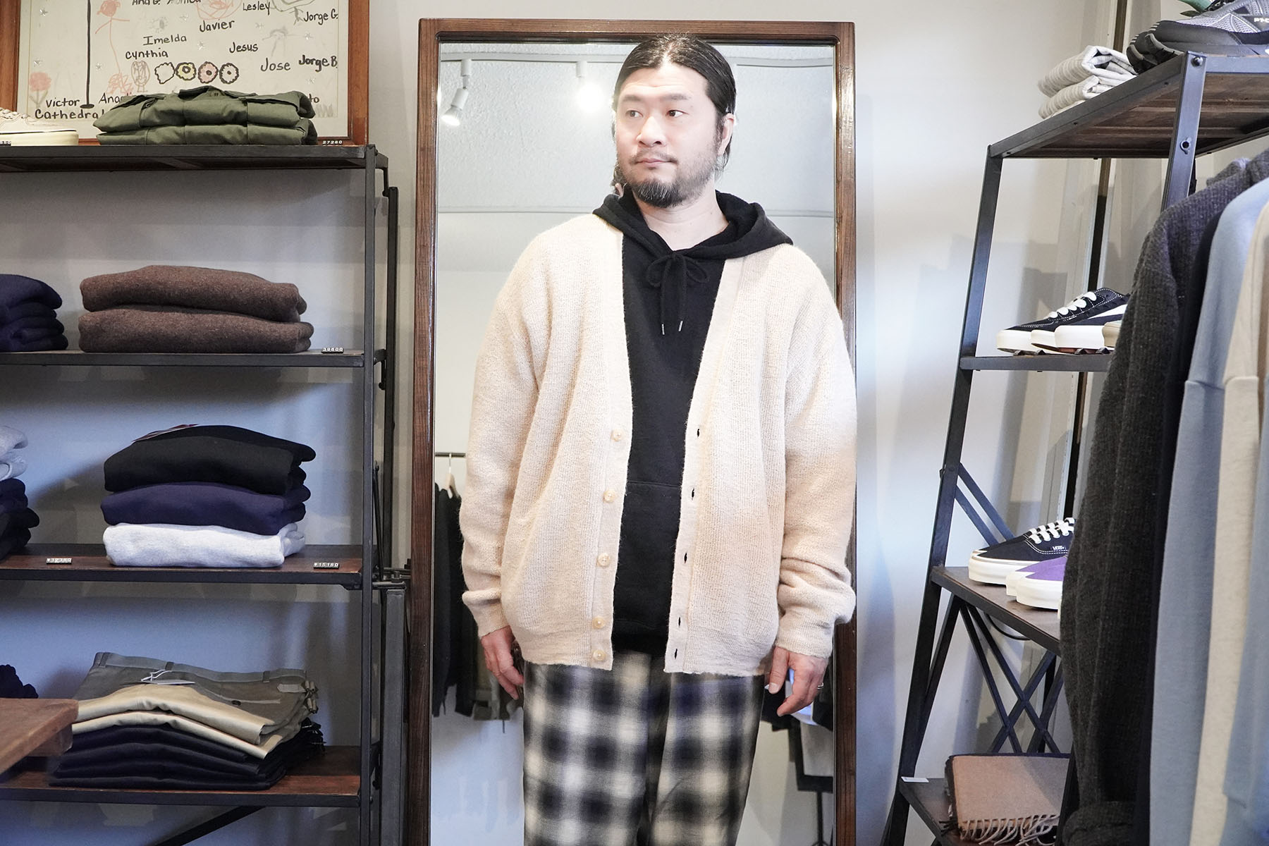 Fine alpaca -KNIT CARDIGAN‐"beige"[SEVEN BY SEVEN] wearing image