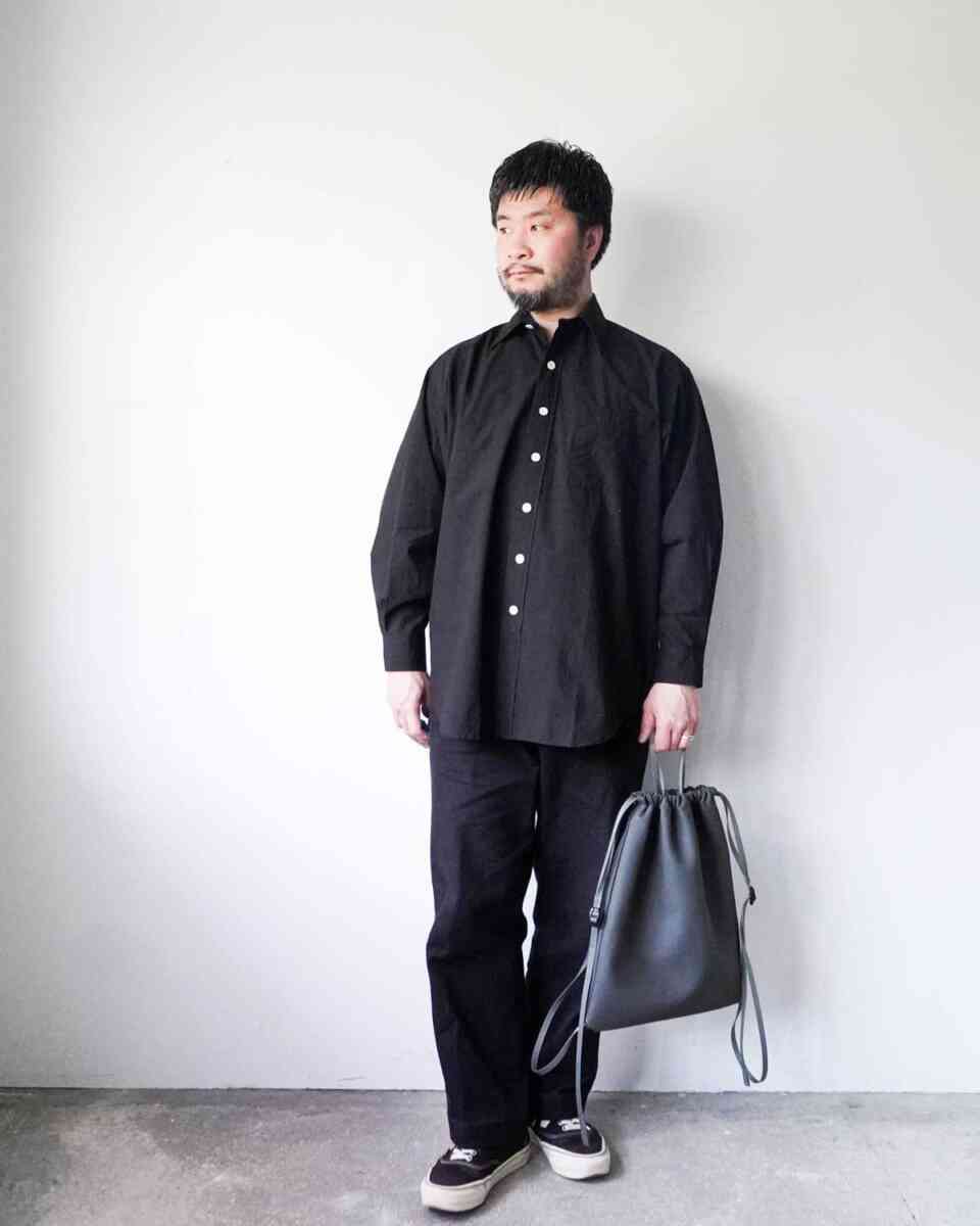 regular collar shirts "G" cotton / silk [SOWBOW shirt] black wearing image