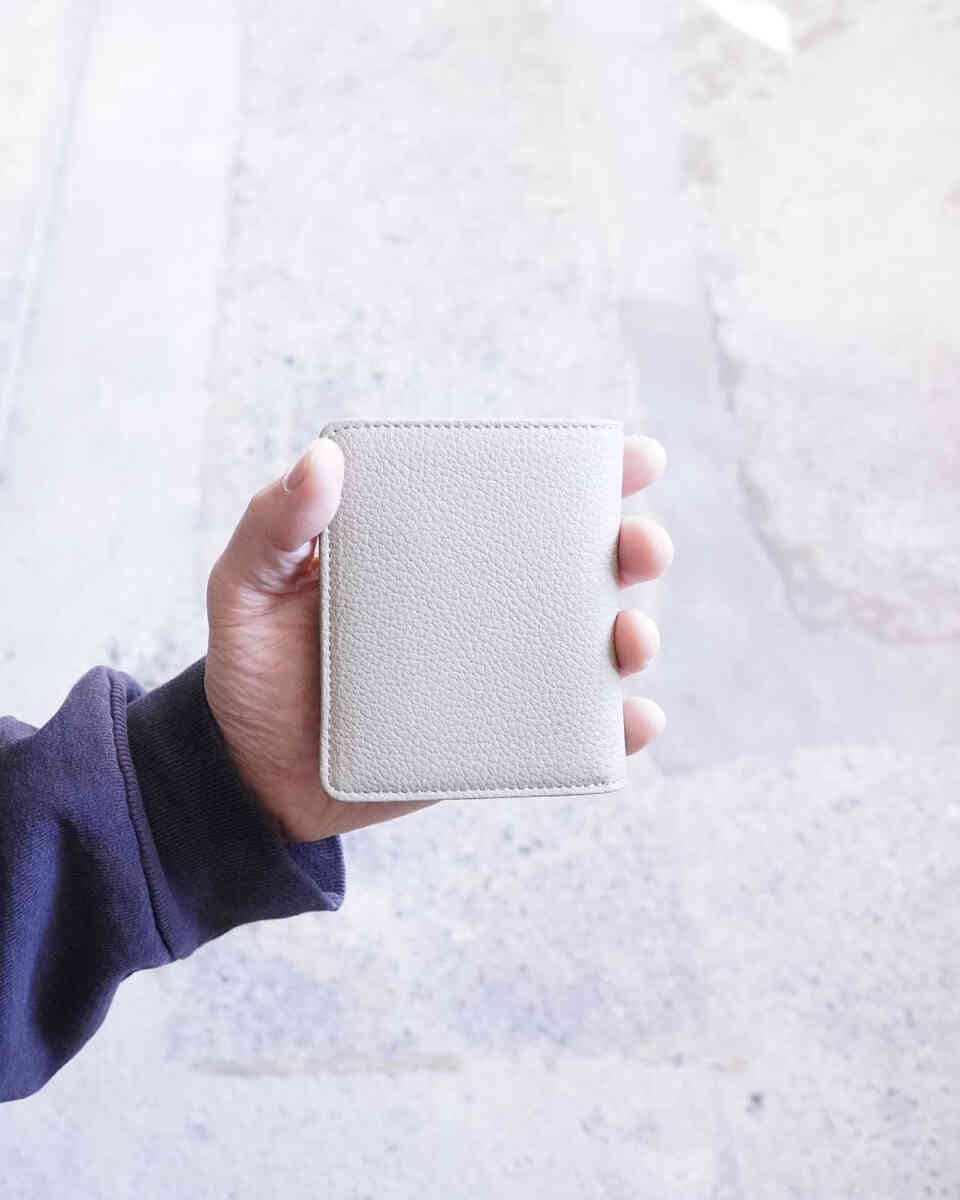 compact BIFOLD WALLET "EO SHRINK" [ERA. goods] sand