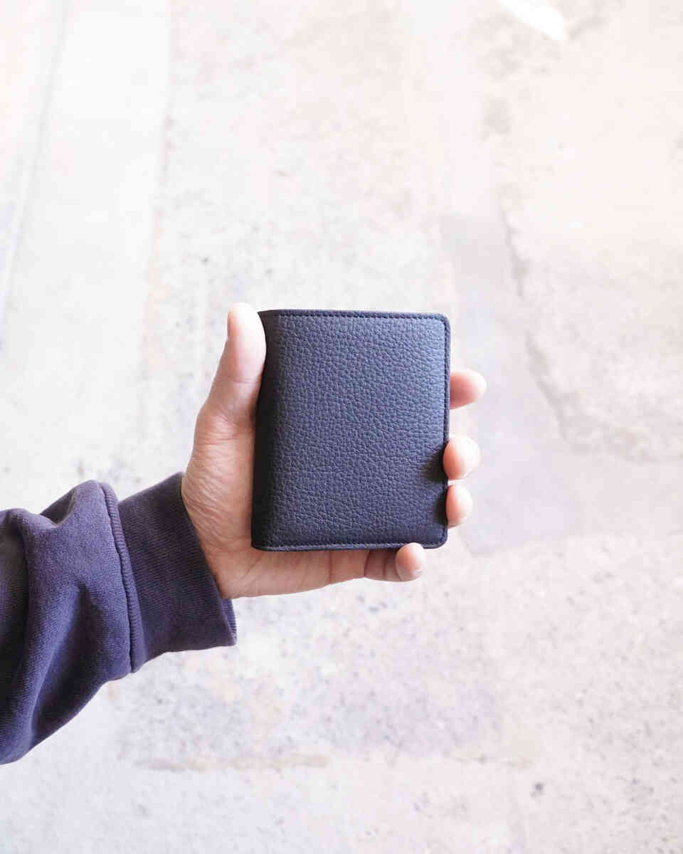 compact BIFOLD WALLET "EO SHRINK" [ERA. goods] black