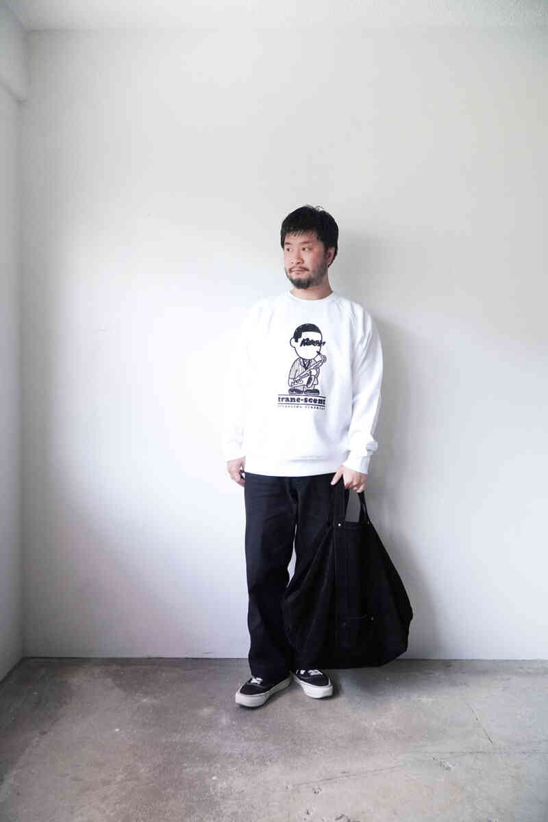 Mr.trane raglan sweat shirt [tranescent original] white wearing image