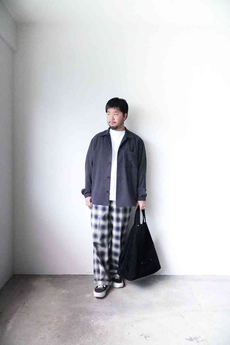 silknoil denim -shirts jacket- [SEVEN BY SEVEN] styling image with ombre check trousers