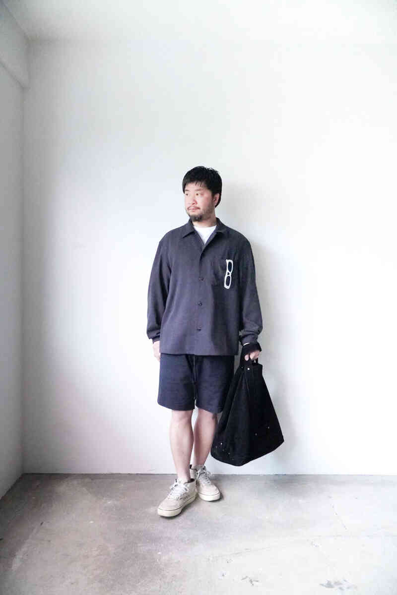 silknoil denim -shirts jacket- [SEVEN BY SEVEN] styling image with short pants