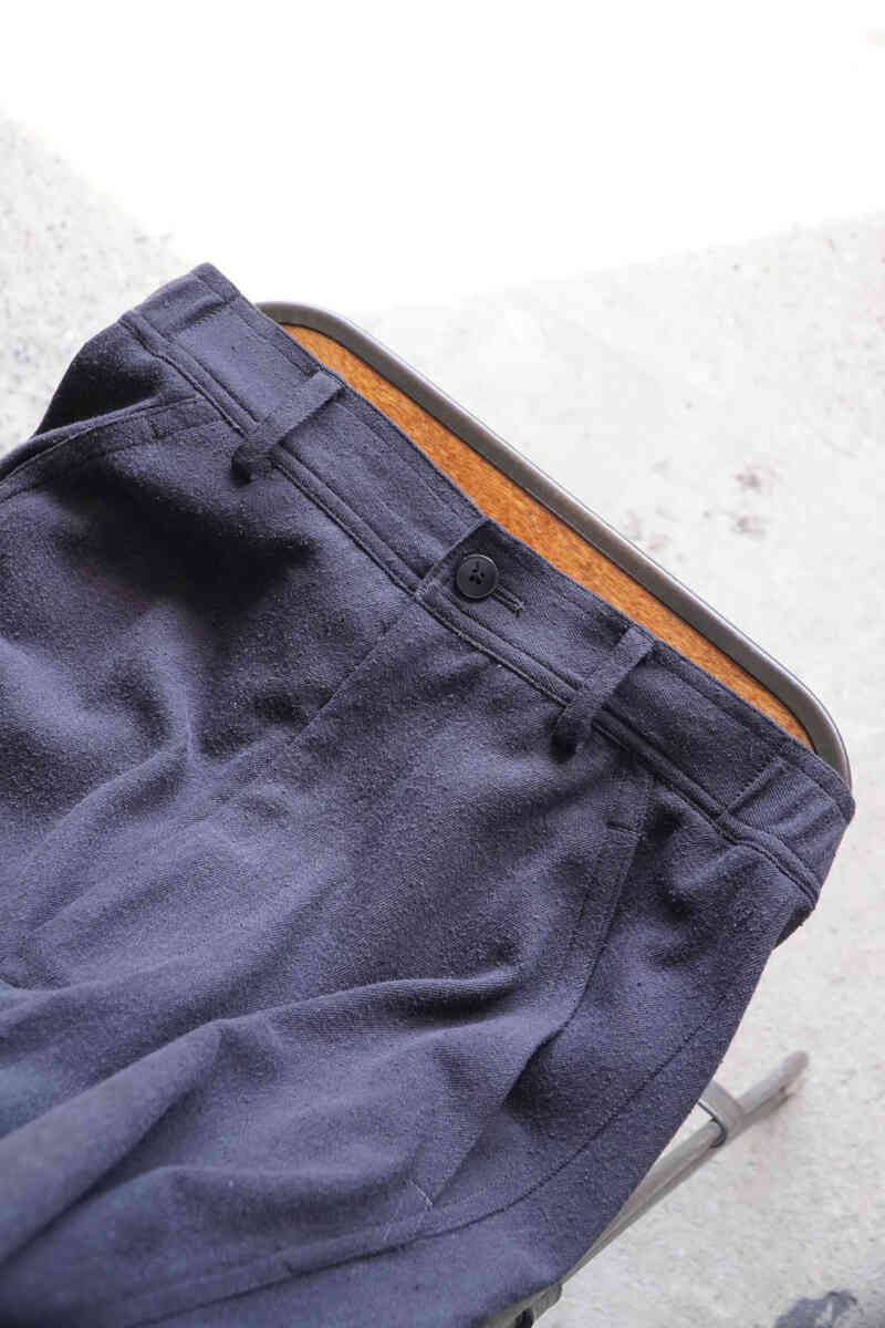 beautiful cloth-Silk noil denim- Easy Trousers [SEVEN BY SEVEN] front