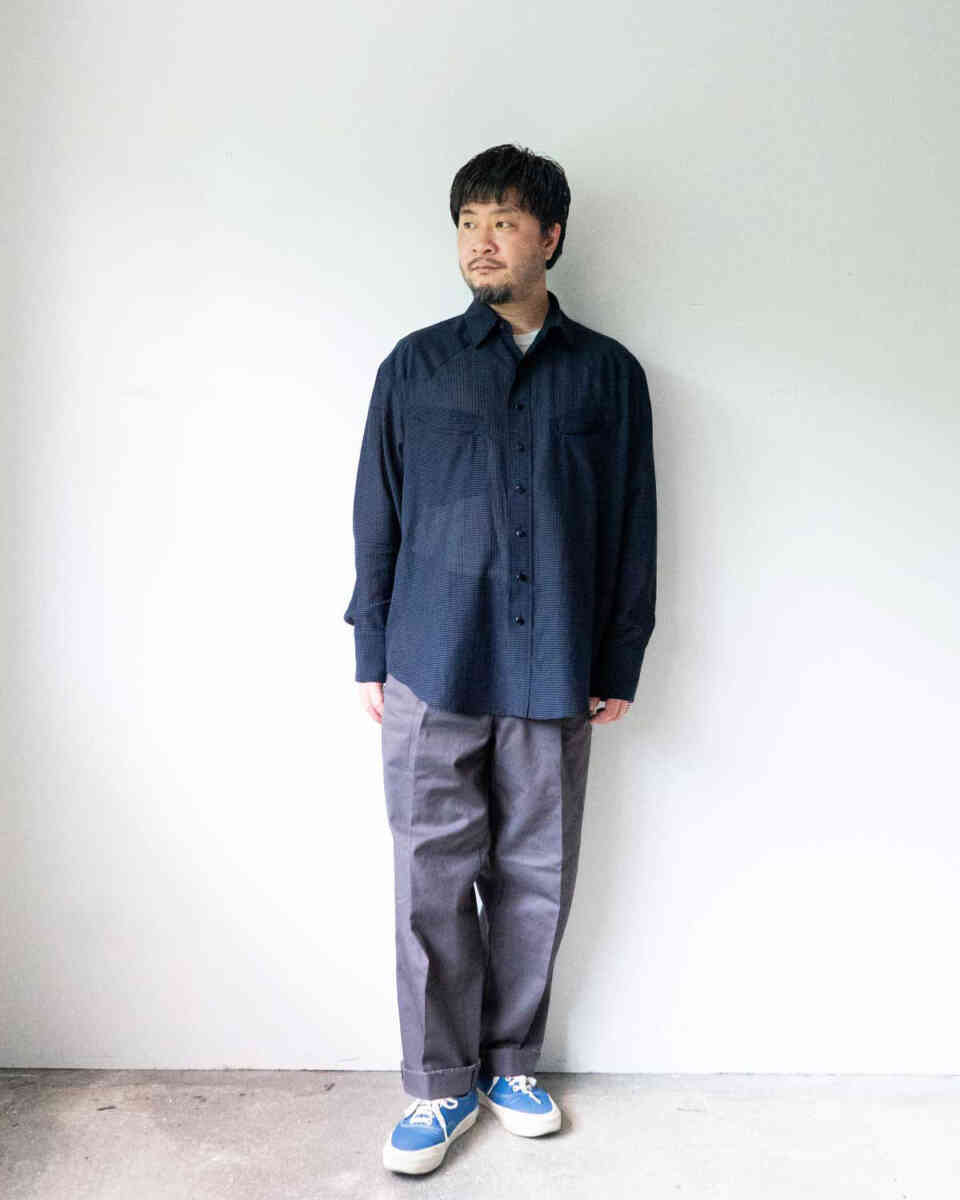 CRAMERTON TWILL two tucks chinos [ALL AMERICAN KHAKIS] styling image
