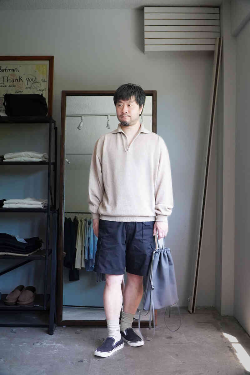 GRAY -EO shrink- knapsack [ERA. goods] wearing image