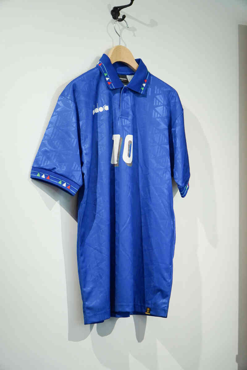 soccer jersey as a fashion [vintage] Roberto baggio