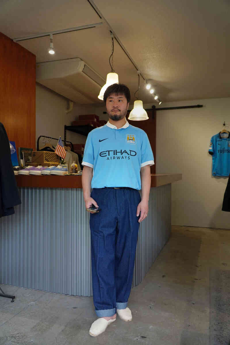 soccer jersey as a fashion [vintage] Manchester city wearing image