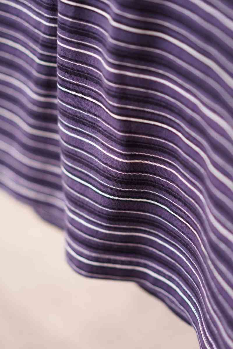 GARMENT DYED RANDOM BORDER T-shirts ネイビーの生地感