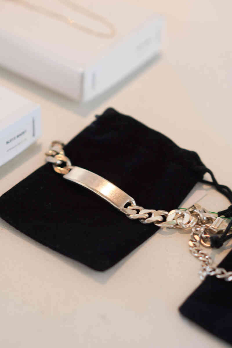 start !!! HELLO FUKUOKA pop up store [tranescent] chain bracelet