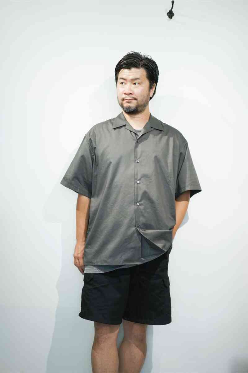 Open Collar Short Sleeve Shirt (Cotton Rayon) [CIOTA]グレー着用画像