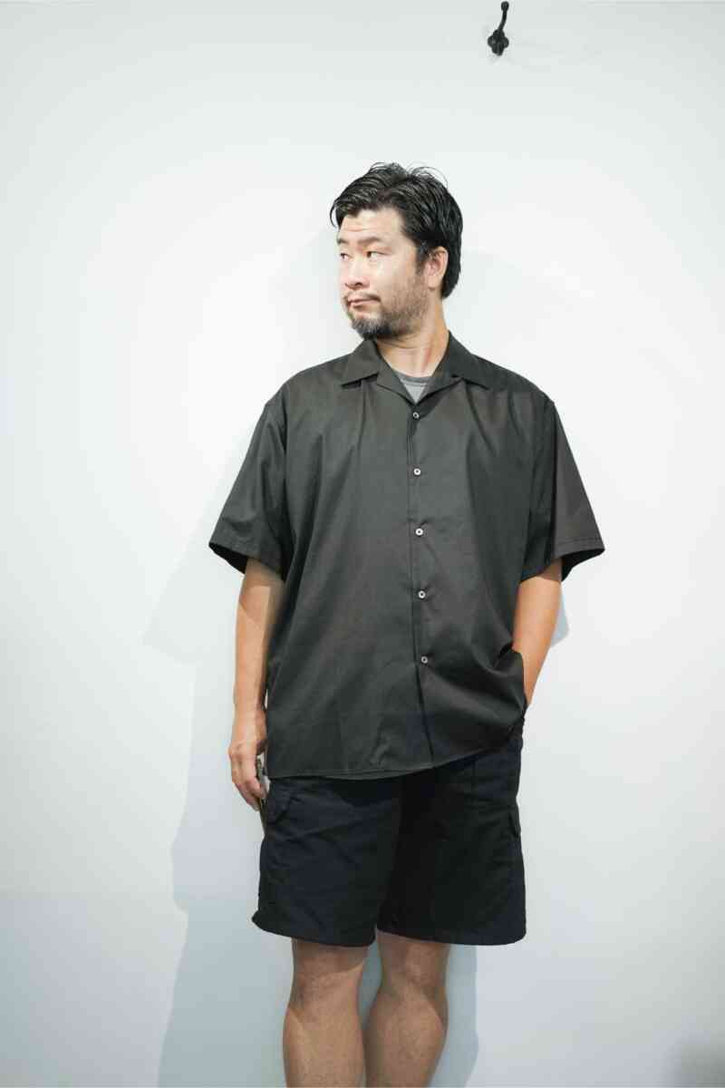 Open Collar Short Sleeve Shirt (Cotton Rayon) [CIOTA]ブラック着用画像