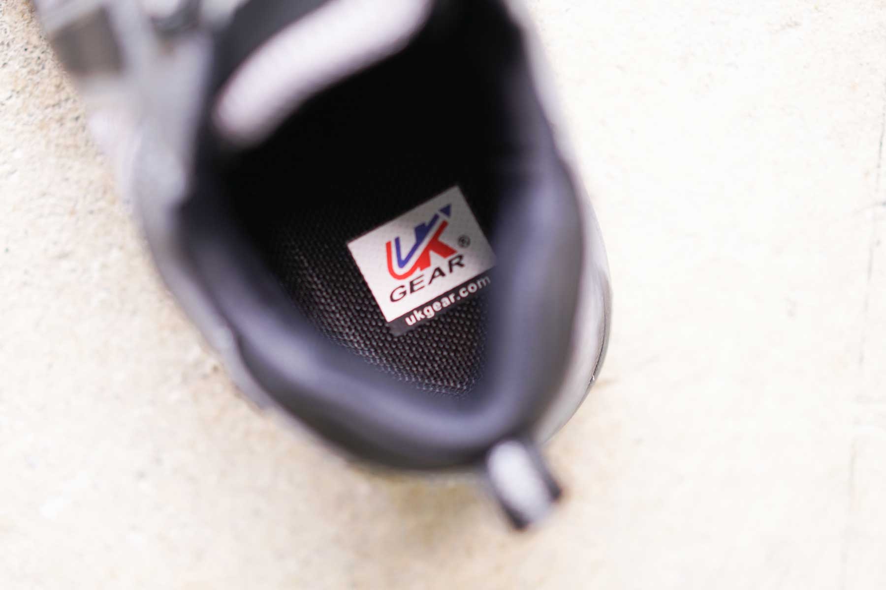 training shoes is back[UK GEAR : PT-03] ロゴ