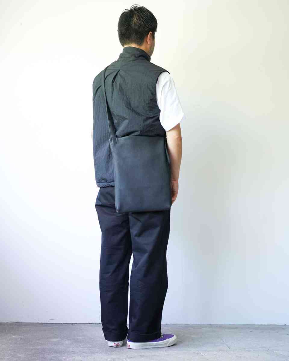 RE:FLAT BAG -EO SHRINK- [ERA. goods]斜めがけイメージ