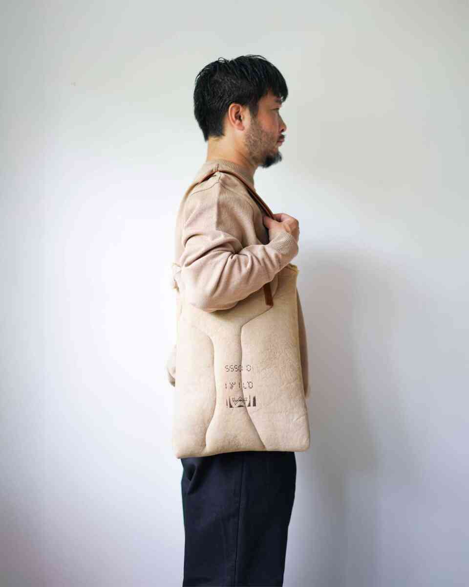 PRIMITIVE TOTE BAG -MOUTON- [HAAL leather goods]着用イメージ肩がけ