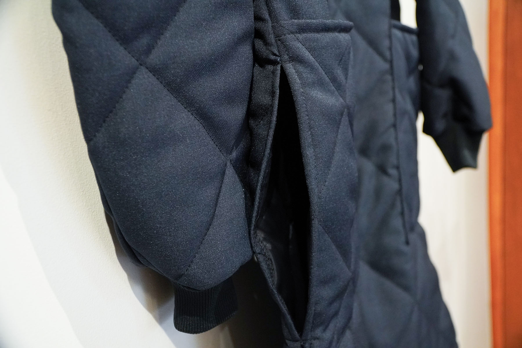 DICKSON FROCK LINER [import]内部とつながる貫通ポケット