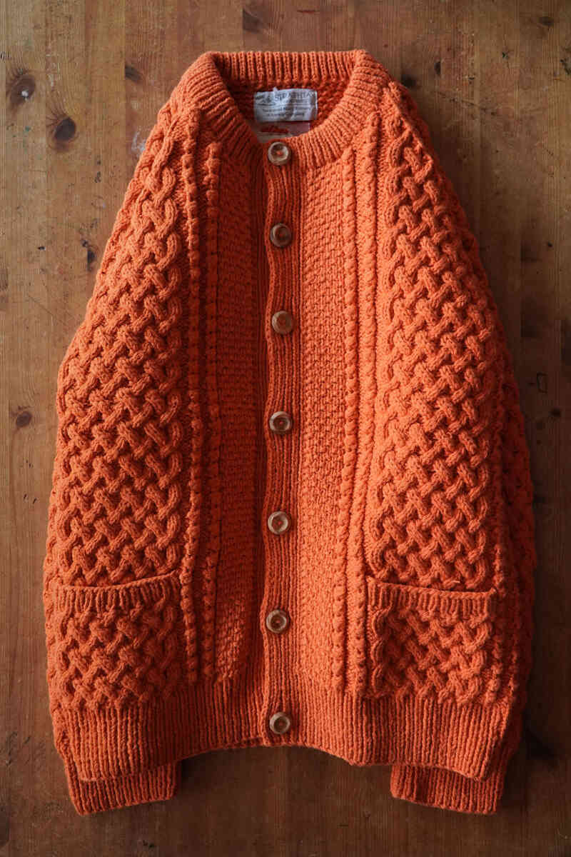 H.ORANGE 4A cardigan [STRATHTAY by INVERALLAN]俯瞰物撮り