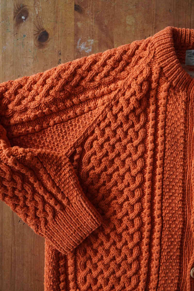 H.ORANGE 4A cardigan [STRATHTAY by INVERALLAN]ラグランスリーブ