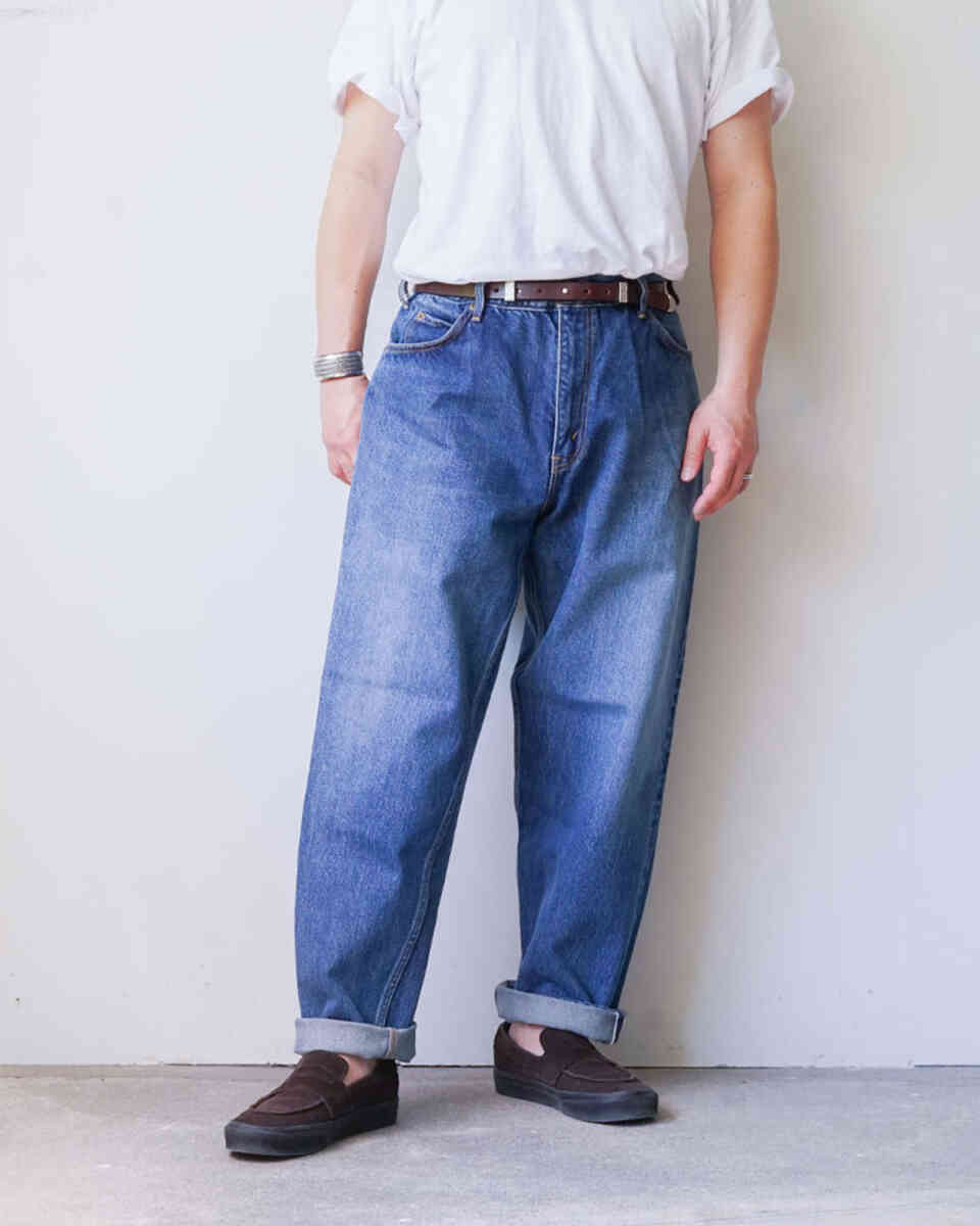 Medium Blue - Wide Tapered 5 Pocket Pants[サイズ32着用イメージ]