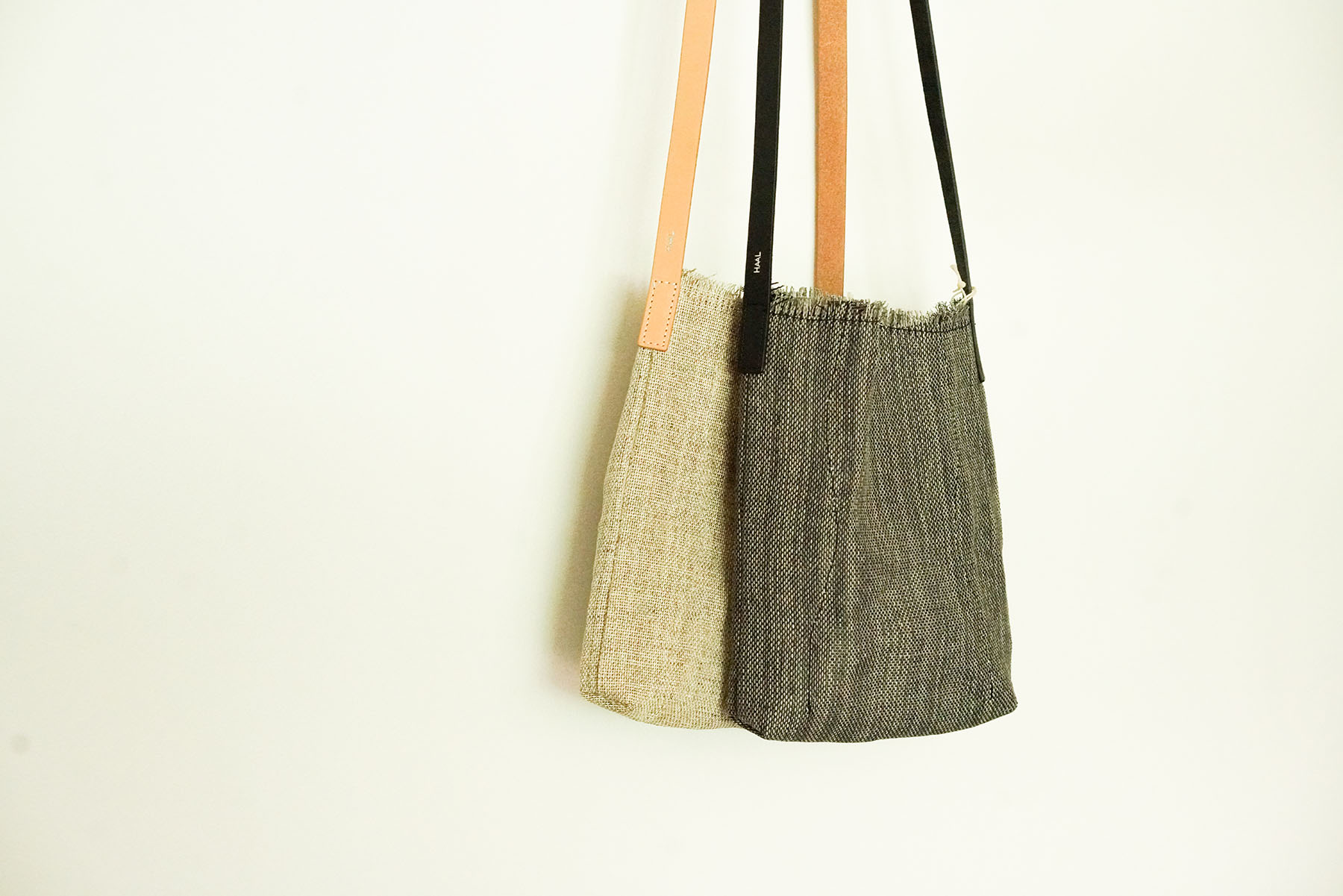 Paper - PRIMITIVE series サコッシュ