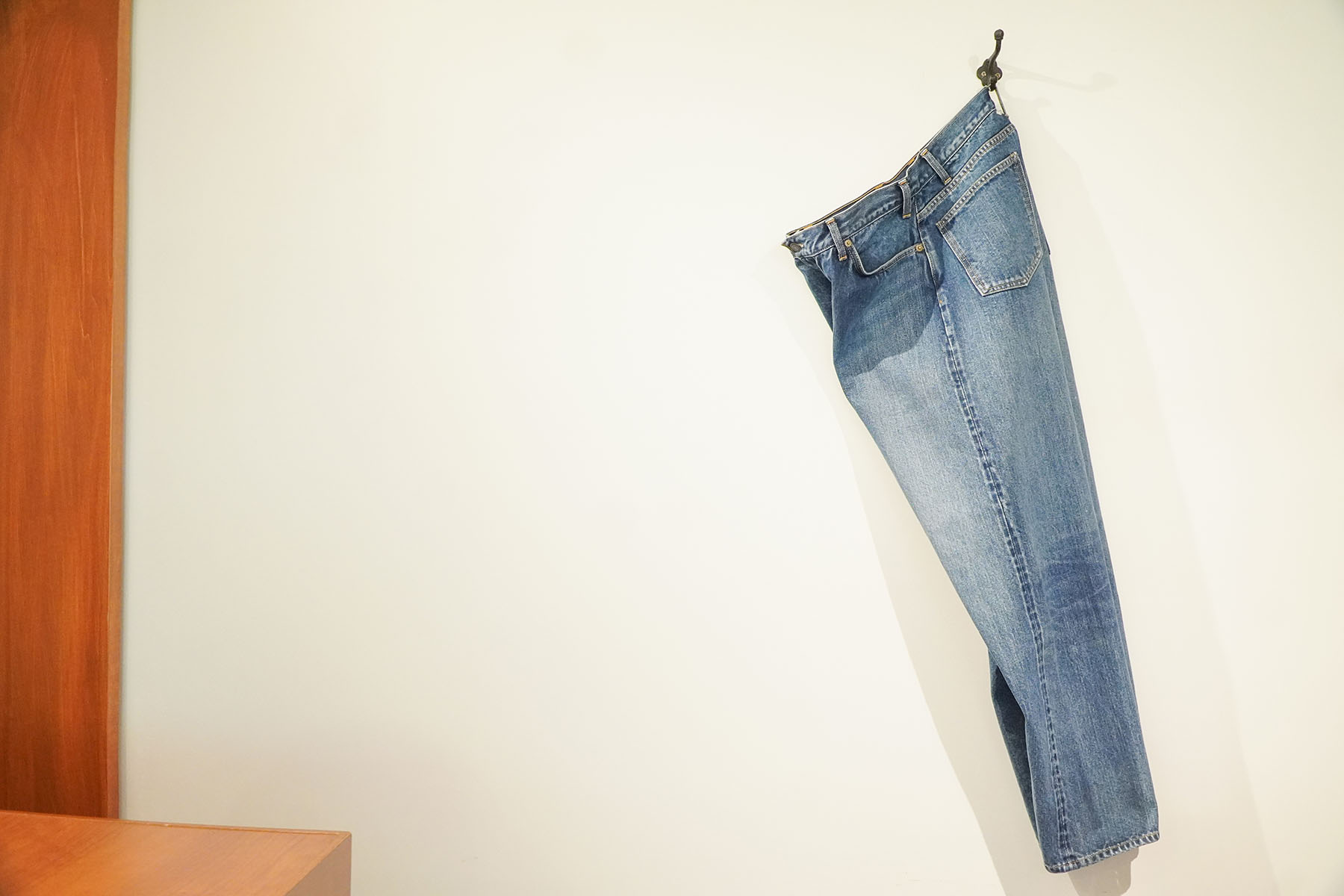 Medium Blue - Wide Tapered 5 Pocket Pants[美しいテーパードライン]